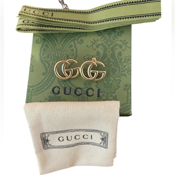 Pre owned Gucci Gold GG Logo Earrings - Picture 2 of 4